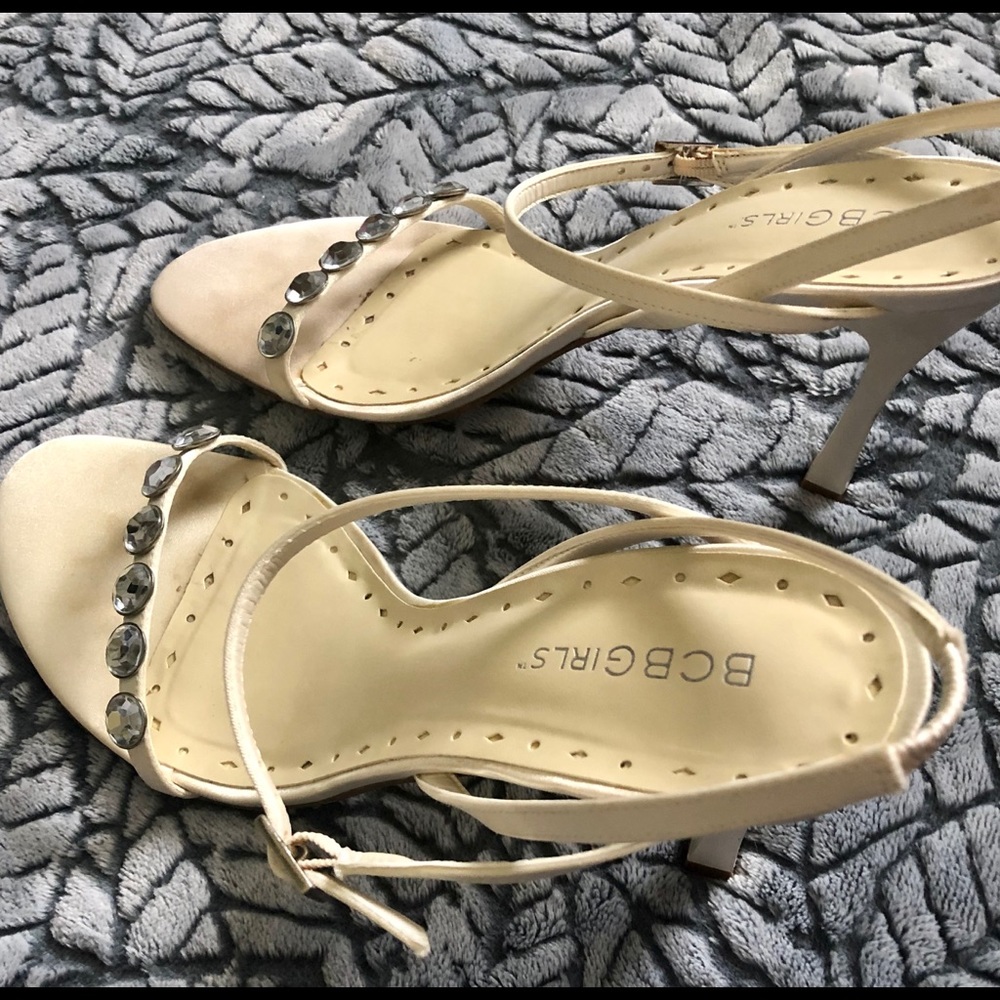 BCBG strappy rhinestone 4” heel, size 8